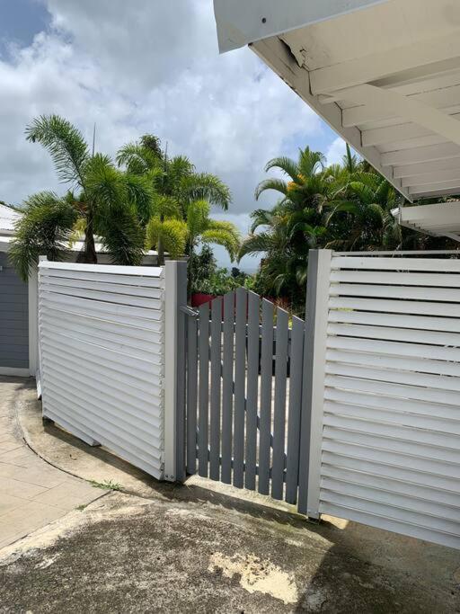 Bungalow Sofaia - Entre Terre & Mer - Tout Confort Sainte-Rose Exterior photo